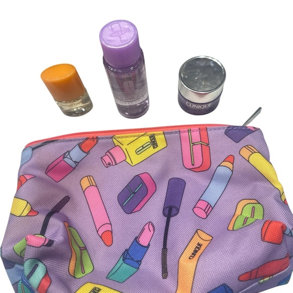 Clinique Makeup Bag with Skincare Minis - Picture 1 of 4